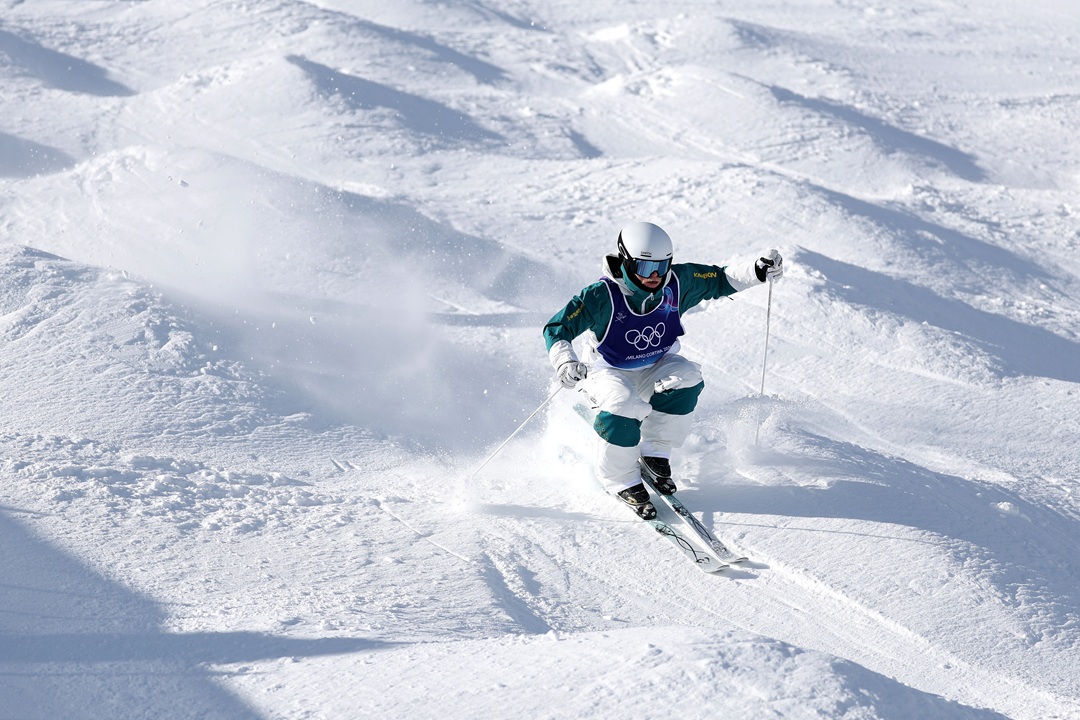 LIVIGNO, ITALY - FEBRUARY 08: Jackson Harvey of Team Australia participates in Men's Freestyle Skiing Moguls Training on day two of the Milano Cortina 2026 Winter Olympic games at Livigno Air Park on February 08, 2026 in Livigno, Italy. (Photo by Michael Reaves/Getty Images)